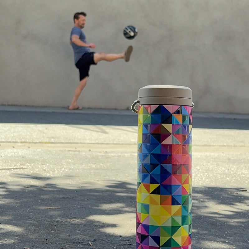20oz-tkwide-with-twist-cap-mosaic-t9 20oz_tkwide_bottle_seasonal_mosaic_soccerball_player_square.jpg