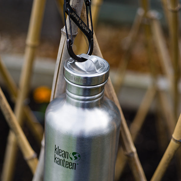 classic-steel-loop-cap-z1 40oz_bottle_steel_loop_cap_lifestyle.jpg