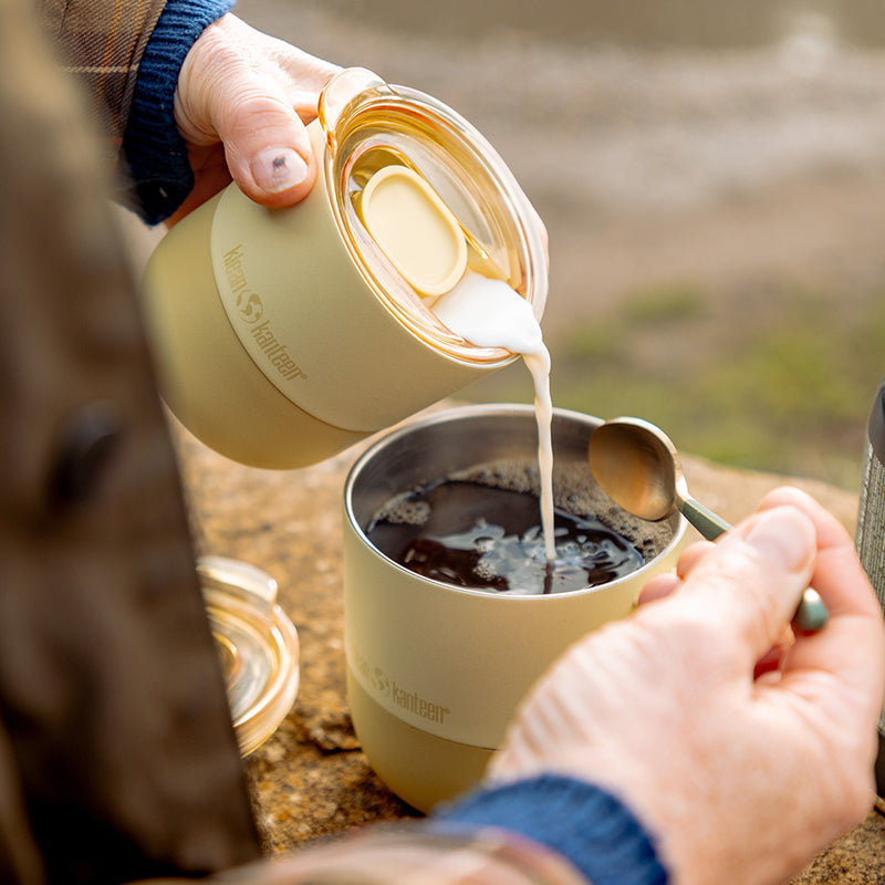 slide-lid-b5 8oz_rise_lowball_waxyellow_coffee_cream_pour_square.jpg