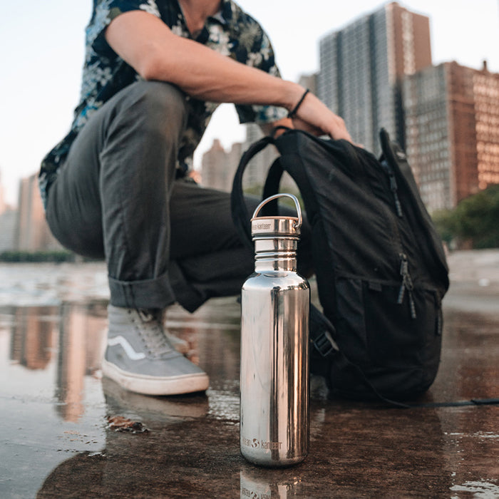 27oz-reflect-with-bamboo-cap-h3 K27SSLRF-MS-BAMBOO_reflect-bottle_city_lifestyle_ff882516-9bd8-49cf-b515-736a0a9c889f.jpg