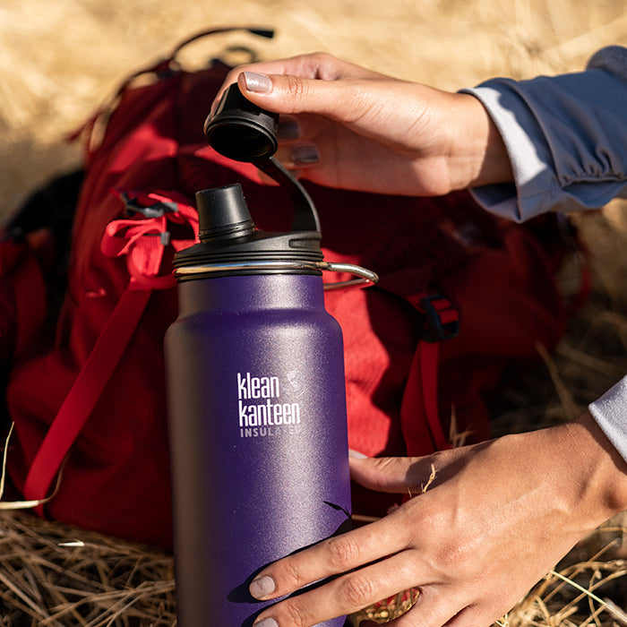 tkwide-chug-cap-f7 K32TKWSSL-KM-chug-cap-bottle-park_lifestyle.jpg