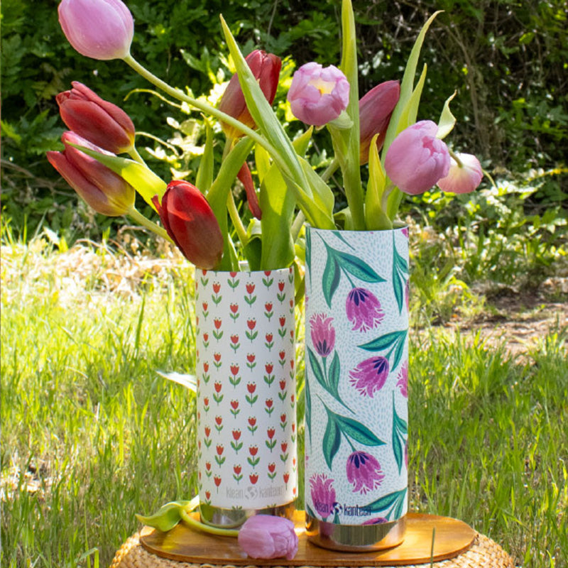 16oz-tkwide-with-cafe-red-tulips-e8 bottles_seasonal_spring_flowers_2_square.jpg