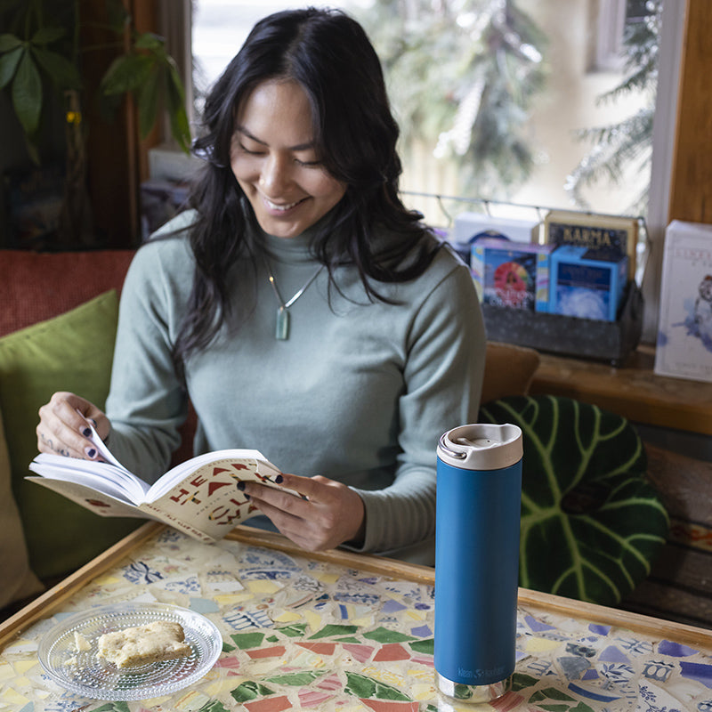20oz-tkwide-with-cafe-cap-z6 tkwide_20oz_insulated_tumbler_cafe_woman_reading_square.jpg